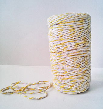 Bawełniany, melanżowy sznurek. Biały z żółtym