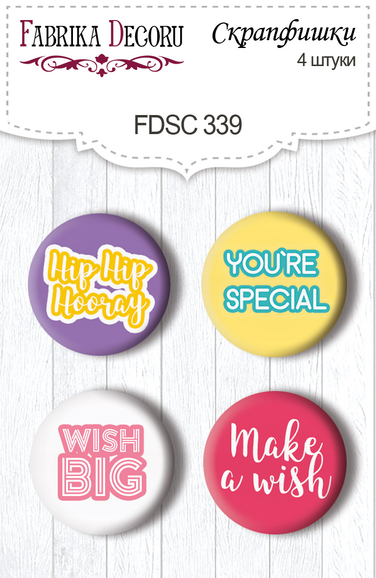 Set mit 4 Flair-Buttons zum Scrapbooking „Sweet Birthday“ EN #339 - Fabrika Decoru