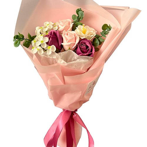 bouquet in a design wrap “soft pink and berry”